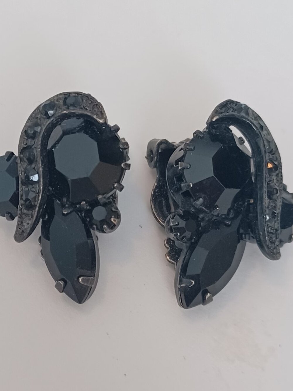Vintage Black Rhinestone Earrings-Retro Mid Century Clip On Earrings Jewelry